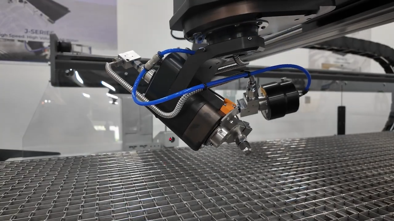 WardJet J Series: High-Speed Water-Only Cutting for Foam, Rubber & Gasketing Applications 3 Apex 60 on J Series